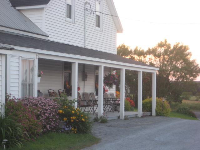 Moore'S Specialties Fundy Bay House Rental Gardner Creek Экстерьер фото
